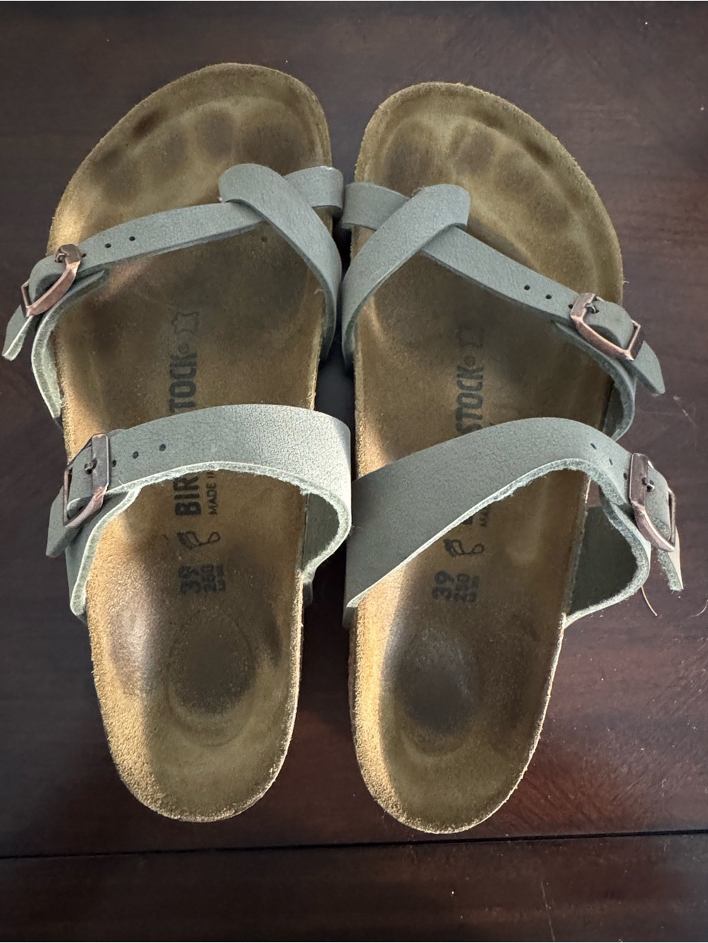 Birkenstock Women’s Light Gray Suede Cross-Strap Sandals Sz 39